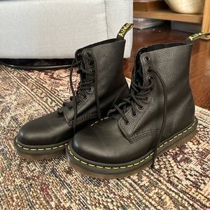 Dr. Martens Lace Up black pebbled leather